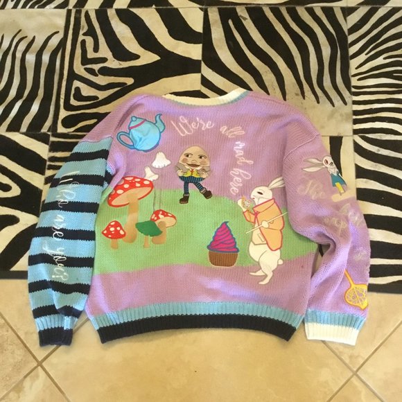 No!  Jeans    Alice in wonderland sweater XL New oversized - Picture 2 of 3